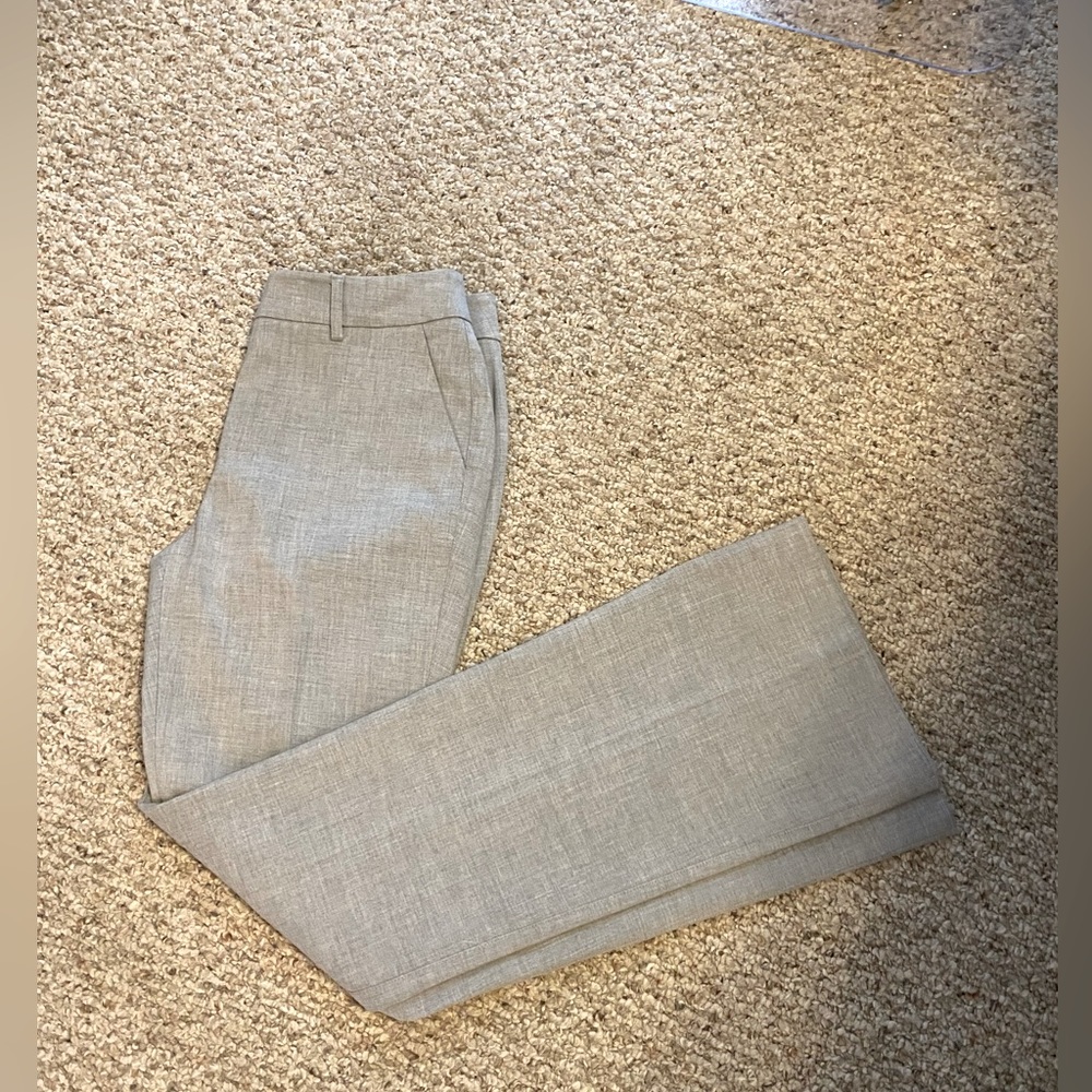 White House Black Market WHBM gray Flare pant, sz 4